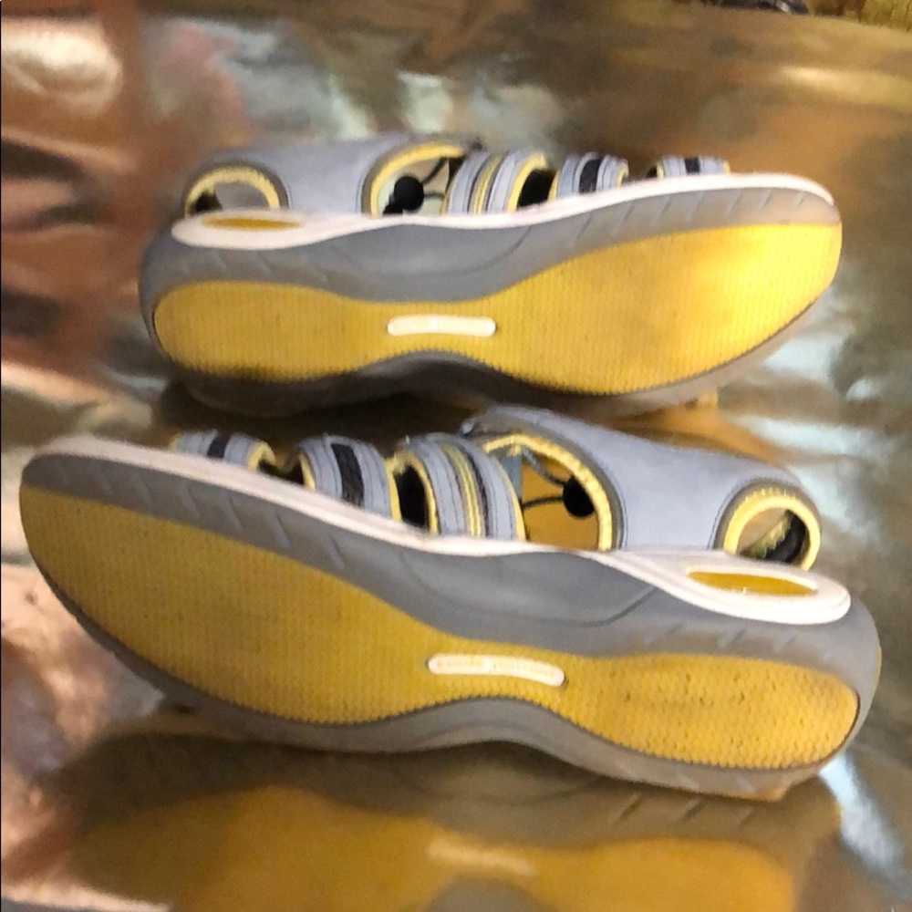 Dr. Scholls memory gel flats